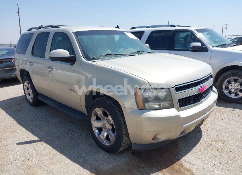 2011 Chevrolet Tahoe LT (VIN 1GNSCBE08BR108649) main photo
