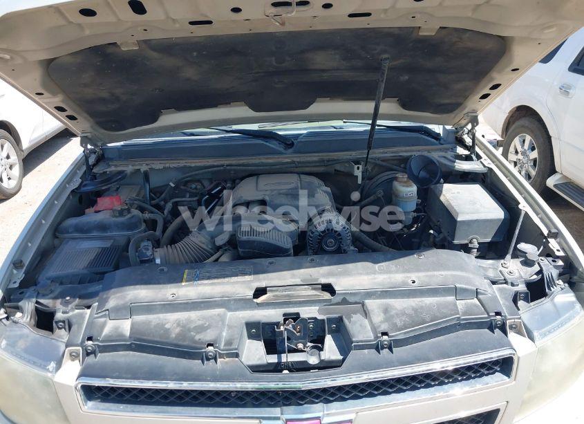 Photo 10 of 2011 Chevrolet Tahoe LT (VIN 1GNSCBE08BR108649)