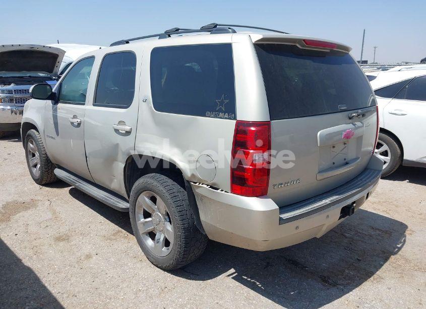 Photo 3 of 2011 Chevrolet Tahoe LT (VIN 1GNSCBE08BR108649)