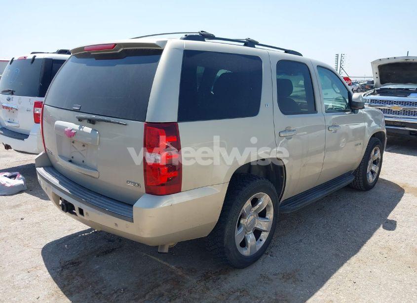 Photo 4 of 2011 Chevrolet Tahoe LT (VIN 1GNSCBE08BR108649)