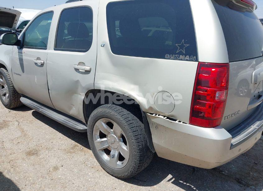 Photo 6 of 2011 Chevrolet Tahoe LT (VIN 1GNSCBE08BR108649)