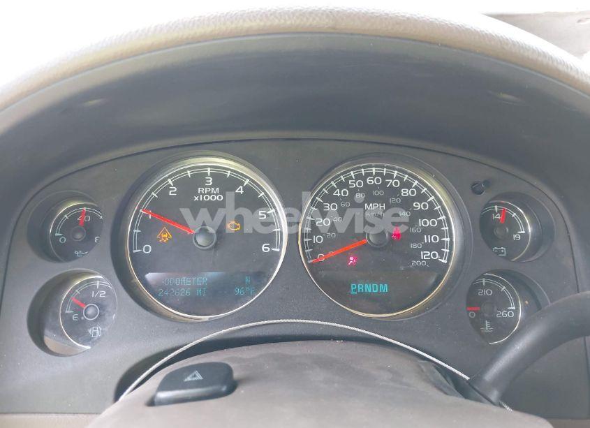 Photo 7 of 2011 Chevrolet Tahoe LT (VIN 1GNSCBE08BR108649)