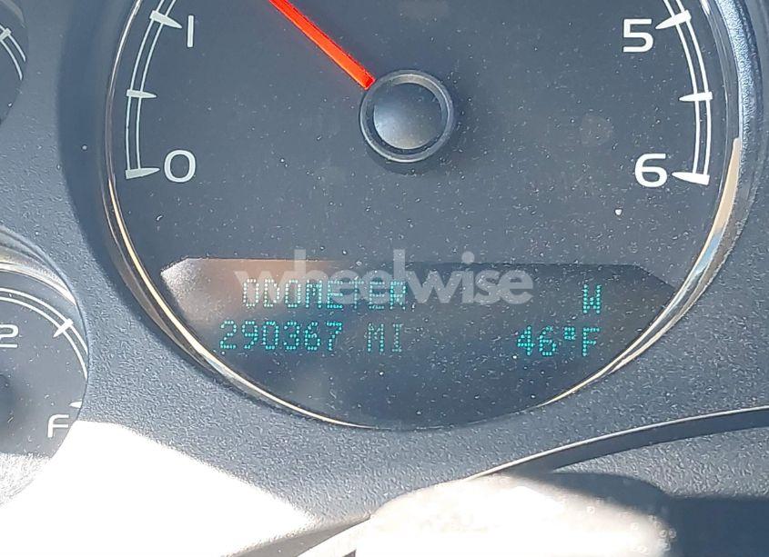 Photo 15 of 2011 Chevrolet Tahoe LT (VIN 1GNSCBE08BR273861)