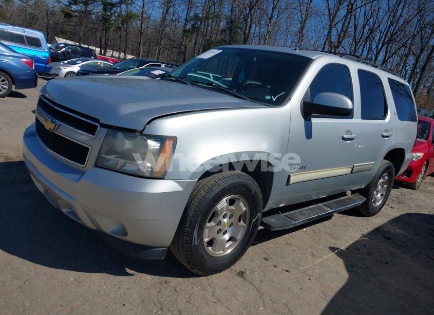 Photo 2 of 2011 Chevrolet Tahoe LT (VIN 1GNSCBE08BR273861)
