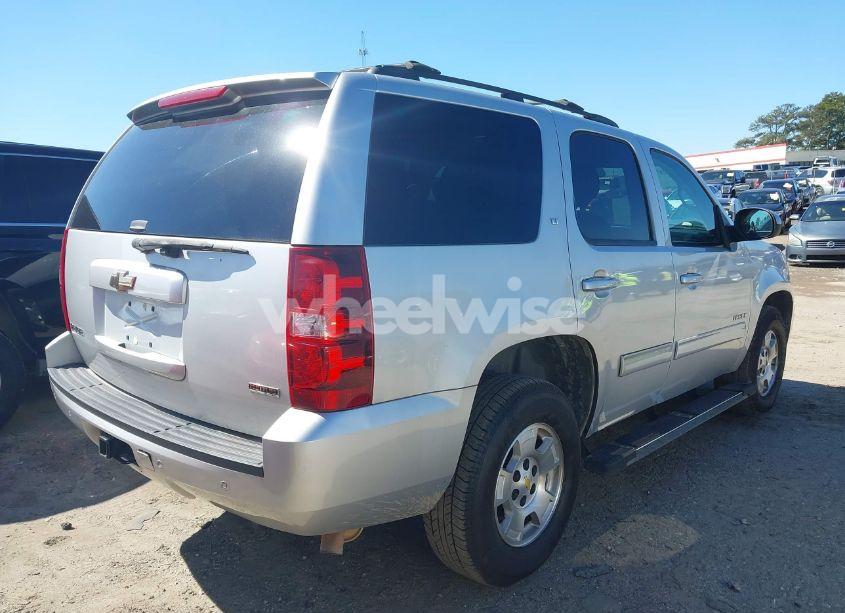 Photo 4 of 2011 Chevrolet Tahoe LT (VIN 1GNSCBE08BR273861)
