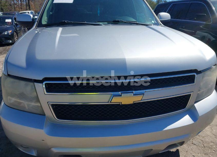 Photo 6 of 2011 Chevrolet Tahoe LT (VIN 1GNSCBE08BR273861)