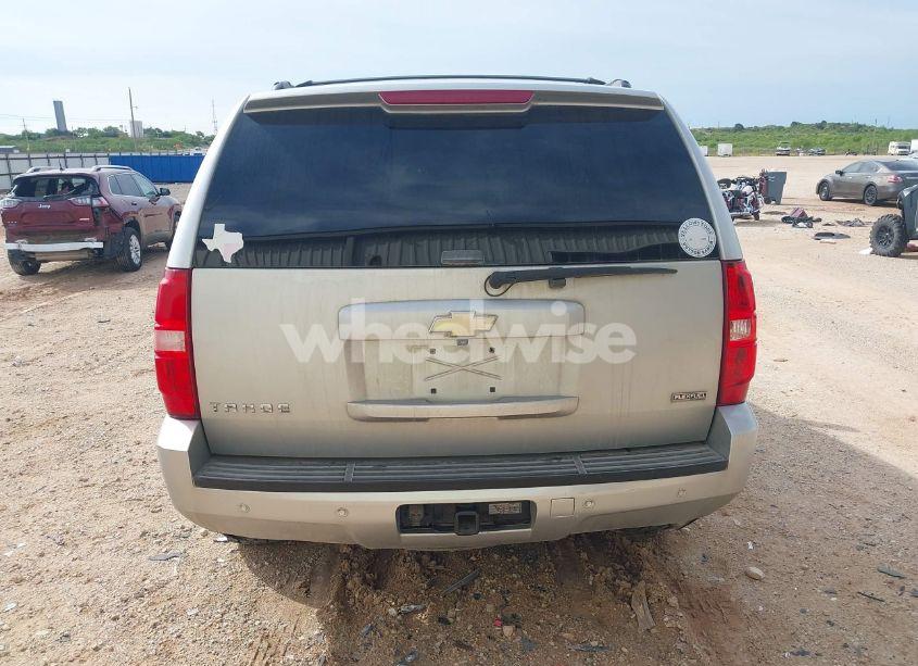 Photo 16 of 2011 Chevrolet Tahoe LT (VIN 1GNSCBE08BR369781)