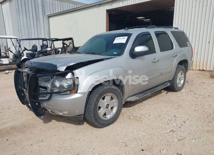 Photo 2 of 2011 Chevrolet Tahoe LT (VIN 1GNSCBE08BR369781)