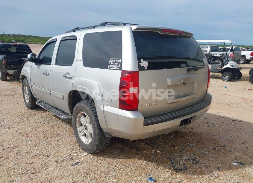 Photo 3 of 2011 Chevrolet Tahoe LT (VIN 1GNSCBE08BR369781)
