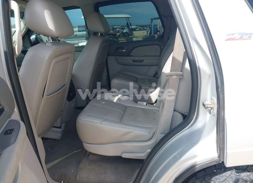 Photo 8 of 2011 Chevrolet Tahoe LT (VIN 1GNSCBE08BR369781)