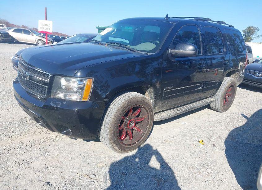 Photo 2 of 2012 Chevrolet Tahoe LT (VIN 1GNSCBE08CR208980)
