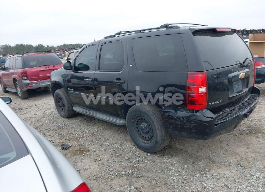 Photo 3 of 2013 Chevrolet Tahoe LT (VIN 1GNSCBE08DR308742)