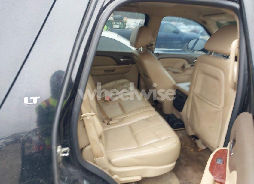 Photo 8 of 2013 Chevrolet Tahoe LT (VIN 1GNSCBE08DR308742)