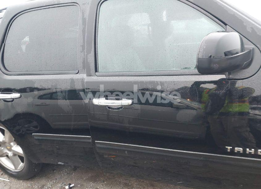 Photo 13 of 2014 Chevrolet Tahoe LT (VIN 1GNSCBE08ER122877)