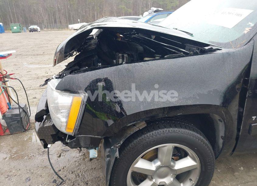 Photo 17 of 2014 Chevrolet Tahoe LT (VIN 1GNSCBE08ER122877)