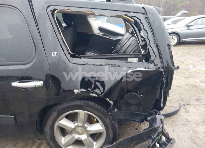 Photo 18 of 2014 Chevrolet Tahoe LT (VIN 1GNSCBE08ER122877)