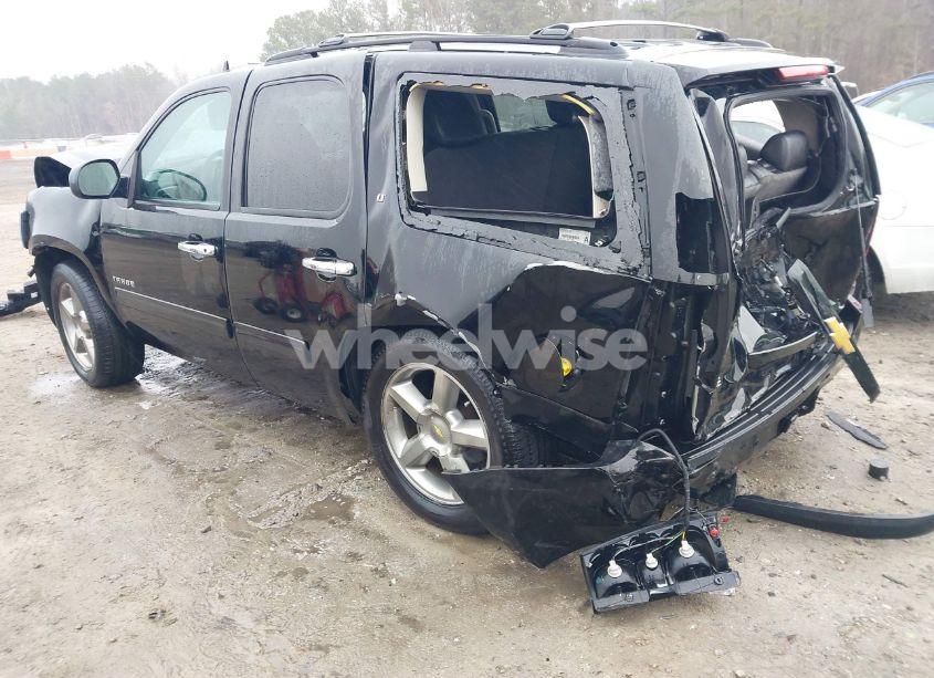 Photo 3 of 2014 Chevrolet Tahoe LT (VIN 1GNSCBE08ER122877)