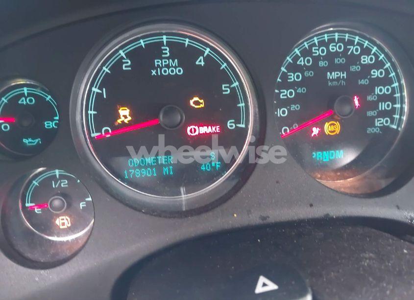 Photo 7 of 2014 Chevrolet Tahoe LT (VIN 1GNSCBE08ER122877)