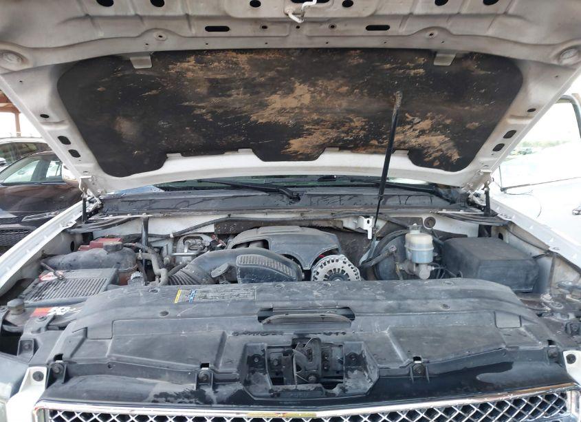 Photo 10 of 2011 Chevrolet Tahoe LT (VIN 1GNSCBE09BR146701)