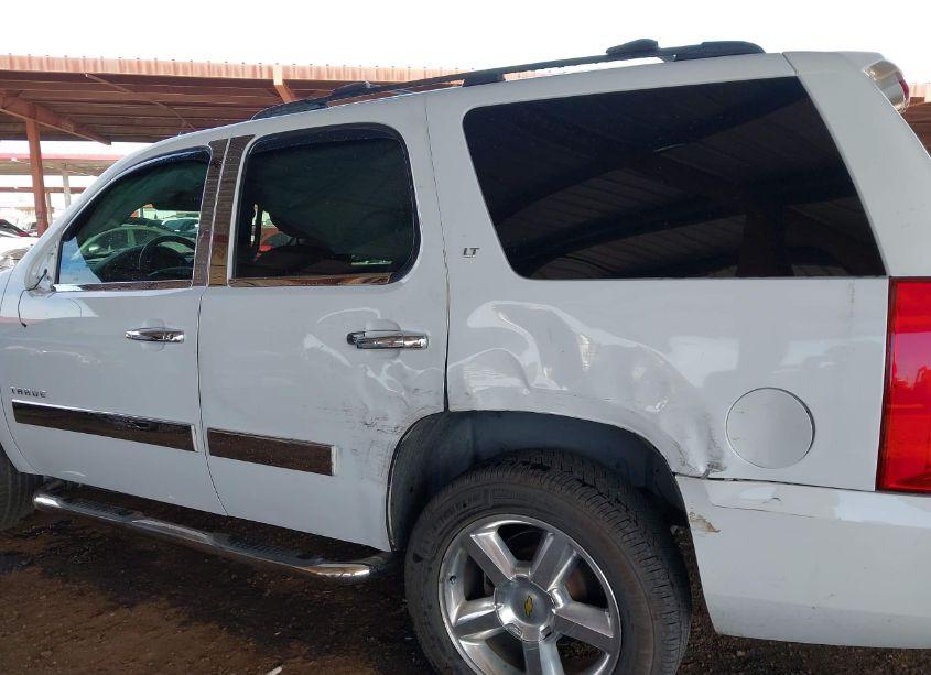 Photo 6 of 2011 Chevrolet Tahoe LT (VIN 1GNSCBE09BR146701)