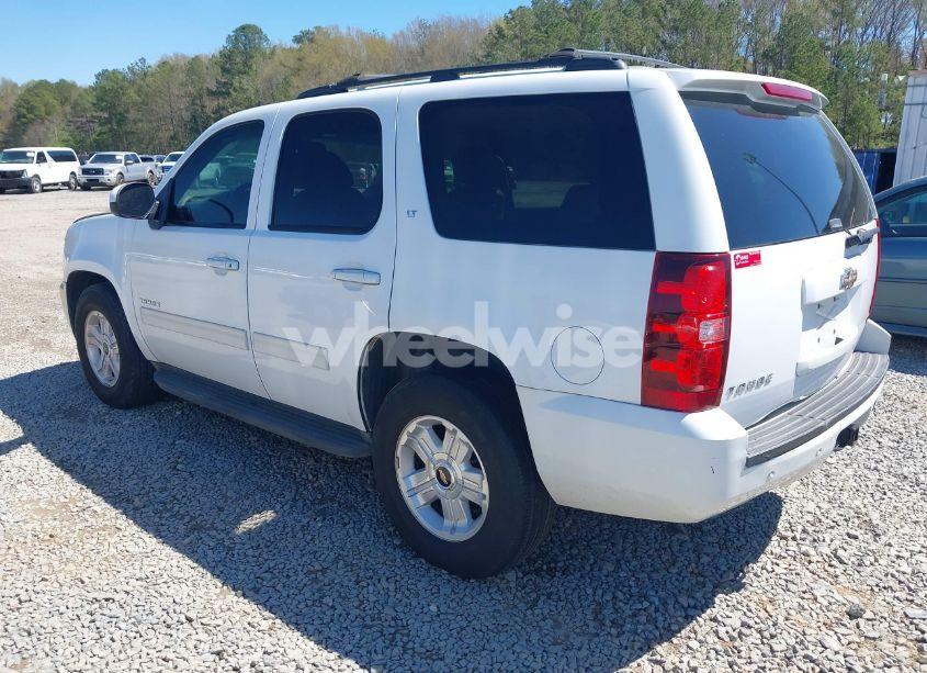 Photo 3 of 2011 Chevrolet Tahoe LT (VIN 1GNSCBE09BR232011)