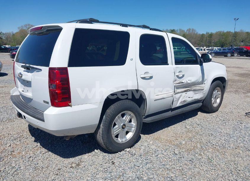 Photo 4 of 2011 Chevrolet Tahoe LT (VIN 1GNSCBE09BR232011)