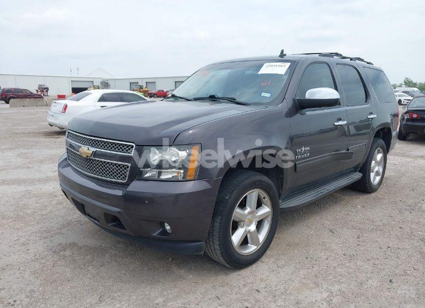 Photo 2 of 2011 Chevrolet Tahoe LT (VIN 1GNSCBE09BR284481)