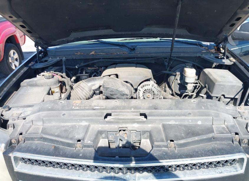 Photo 10 of 2011 Chevrolet Tahoe LT (VIN 1GNSCBE09BR379607)