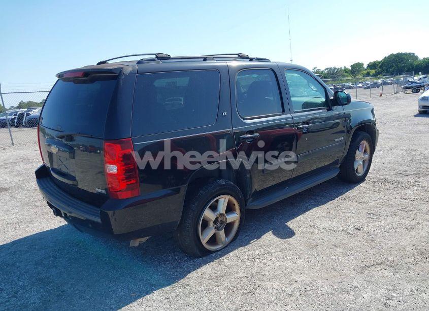 Photo 4 of 2011 Chevrolet Tahoe LT (VIN 1GNSCBE09BR379607)