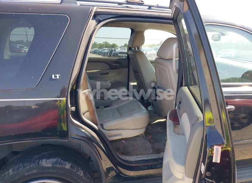 Photo 8 of 2011 Chevrolet Tahoe LT (VIN 1GNSCBE09BR379607)