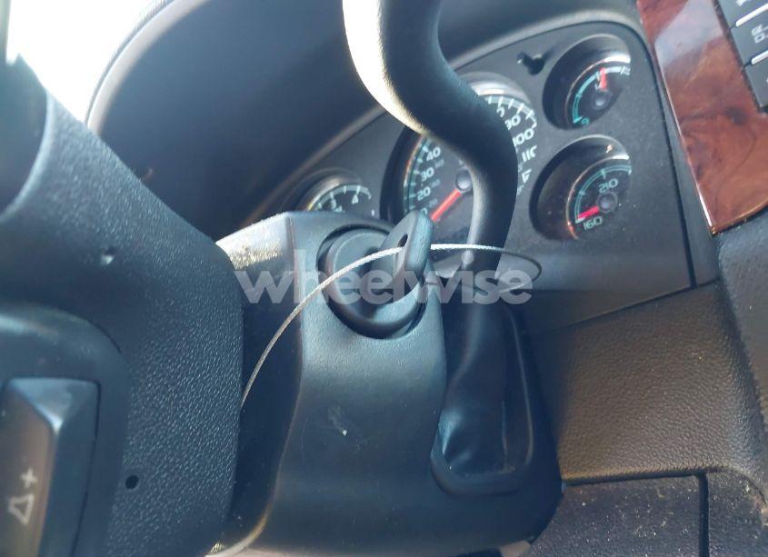 Photo 11 of 2012 Chevrolet Tahoe LT (VIN 1GNSCBE09CR274504)