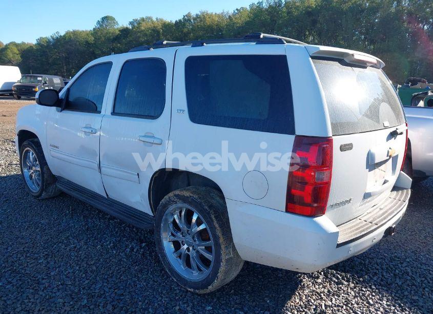 Photo 3 of 2013 Chevrolet Tahoe LT (VIN 1GNSCBE09DR250320)