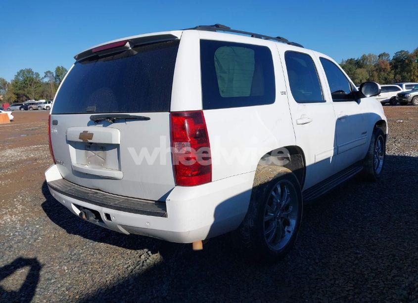Photo 4 of 2013 Chevrolet Tahoe LT (VIN 1GNSCBE09DR250320)
