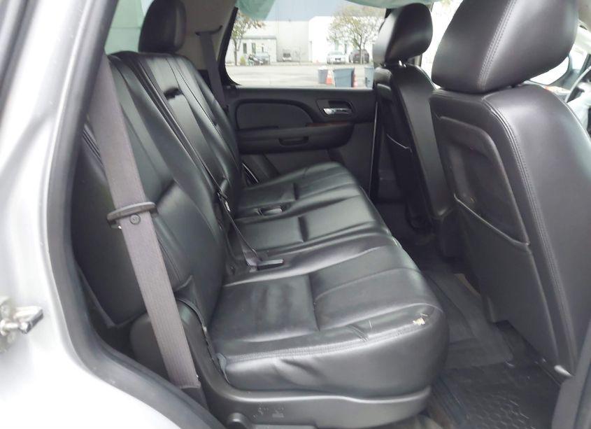 Photo 8 of 2013 Chevrolet Tahoe LT (VIN 1GNSCBE09DR254500)