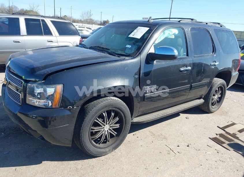 Photo 2 of 2013 Chevrolet Tahoe LT (VIN 1GNSCBE09DR283706)