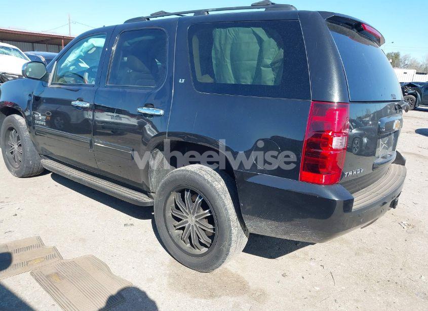 Photo 3 of 2013 Chevrolet Tahoe LT (VIN 1GNSCBE09DR283706)