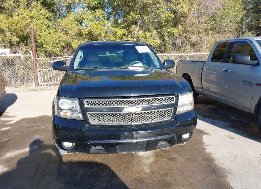 Photo 12 of 2011 Chevrolet Tahoe LT (VIN 1GNSCBE0XBR105140)