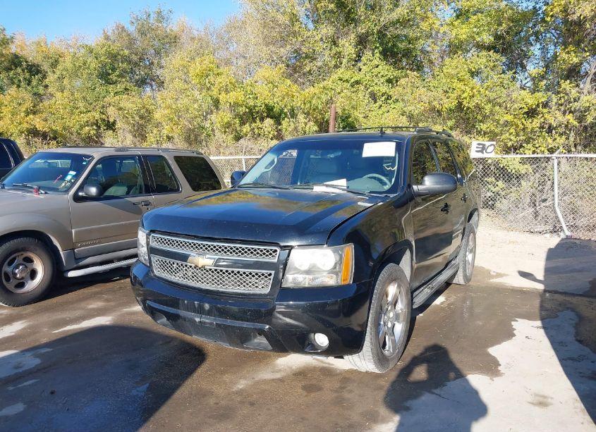 Photo 2 of 2011 Chevrolet Tahoe LT (VIN 1GNSCBE0XBR105140)