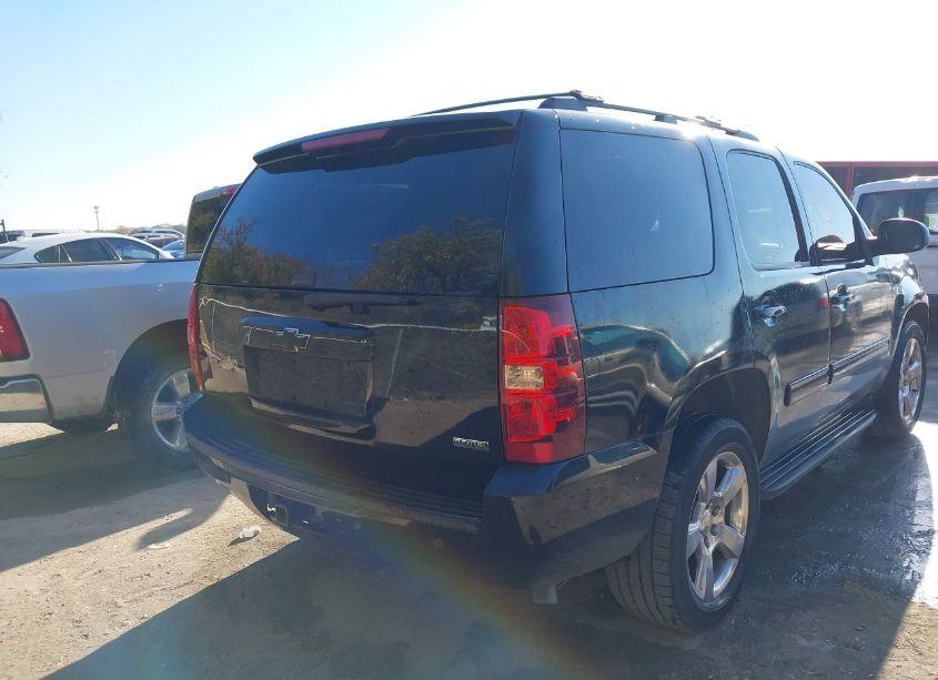 Photo 4 of 2011 Chevrolet Tahoe LT (VIN 1GNSCBE0XBR105140)