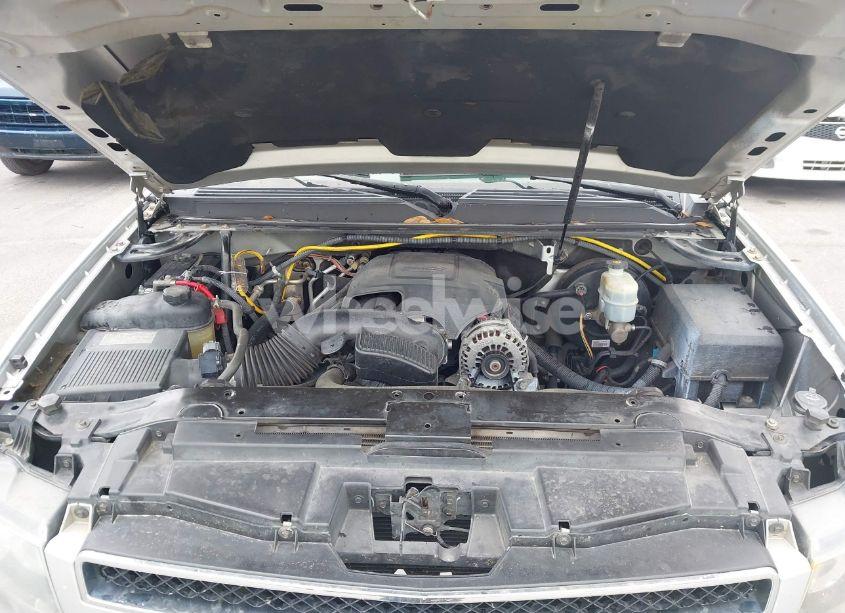 Photo 10 of 2011 Chevrolet Tahoe LT (VIN 1GNSCBE0XBR111861)