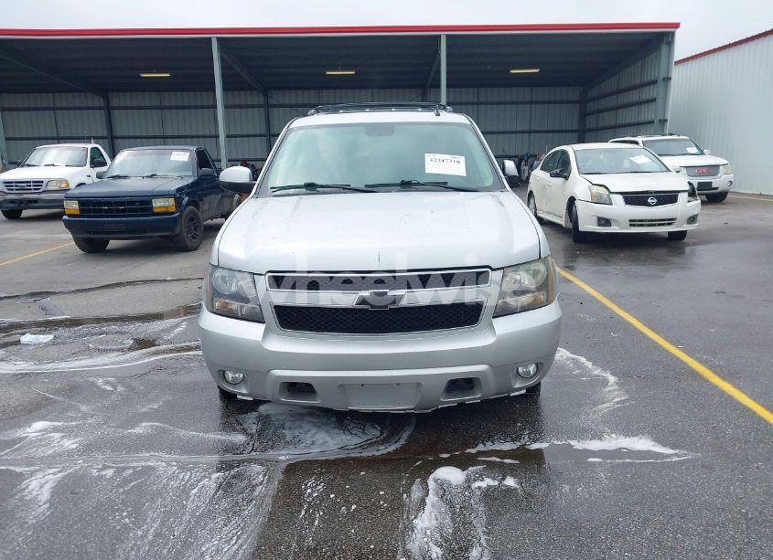 Photo 12 of 2011 Chevrolet Tahoe LT (VIN 1GNSCBE0XBR111861)