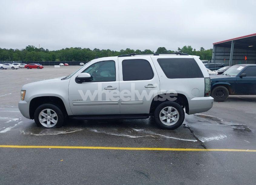 Photo 14 of 2011 Chevrolet Tahoe LT (VIN 1GNSCBE0XBR111861)