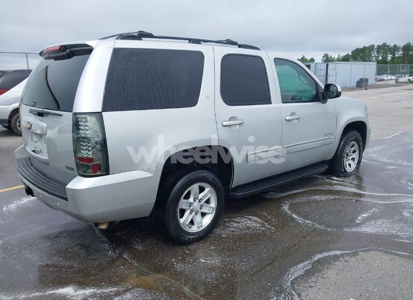 Photo 4 of 2011 Chevrolet Tahoe LT (VIN 1GNSCBE0XBR111861)