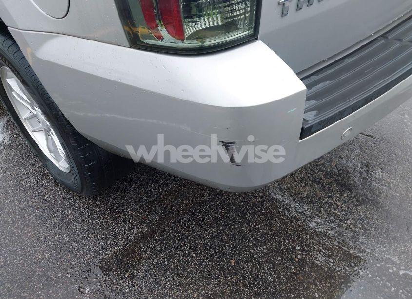 Photo 6 of 2011 Chevrolet Tahoe LT (VIN 1GNSCBE0XBR111861)