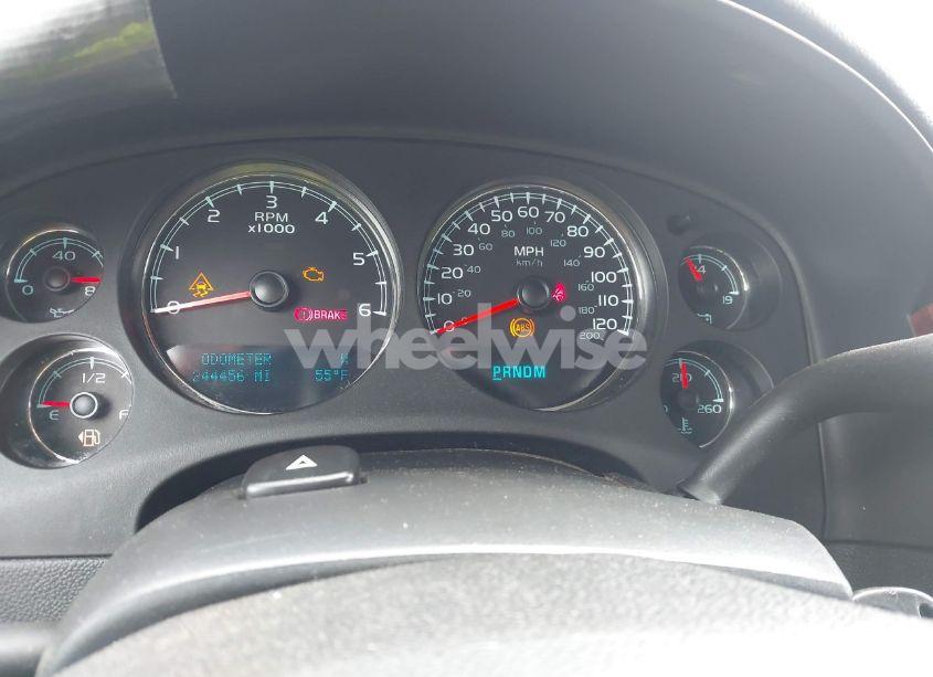 Photo 7 of 2011 Chevrolet Tahoe LT (VIN 1GNSCBE0XBR111861)