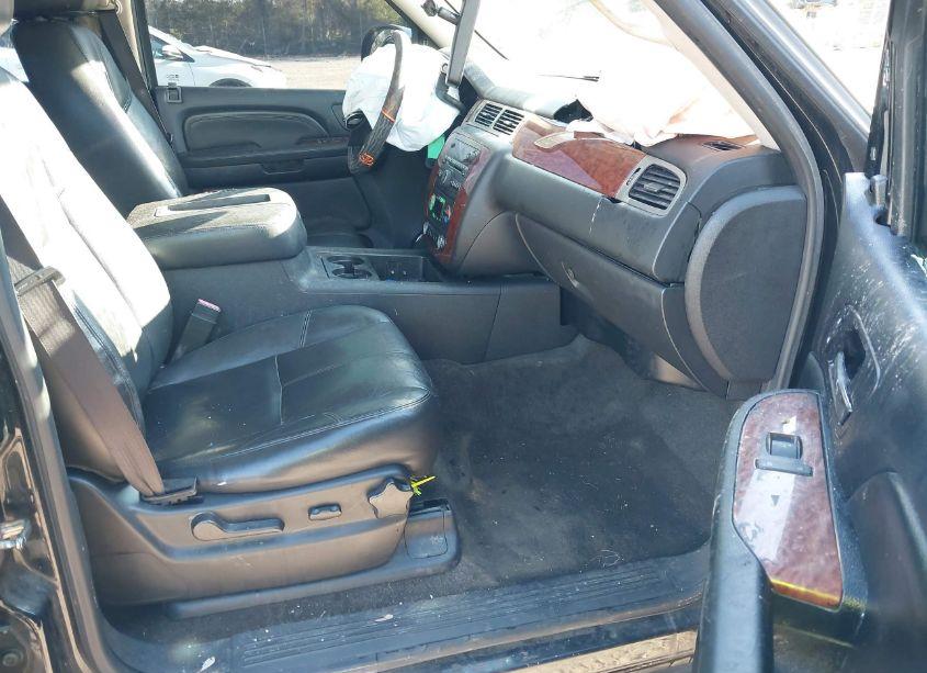 Photo 5 of 2012 Chevrolet Tahoe LT (VIN 1GNSCBE0XCR211234)