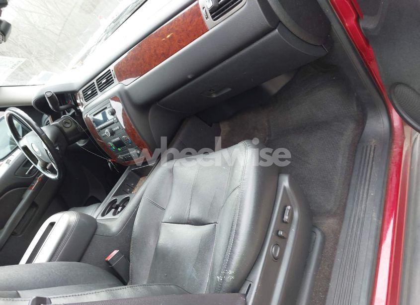 Photo 5 of 2013 Chevrolet Tahoe LT (VIN 1GNSCBE0XDR171707)