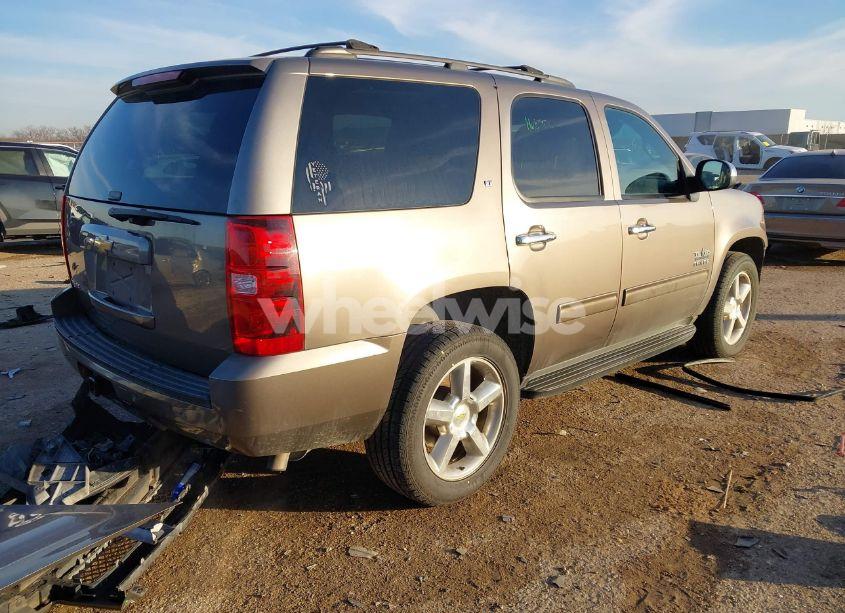 Photo 4 of 2013 Chevrolet Tahoe LT (VIN 1GNSCBE0XDR344691)
