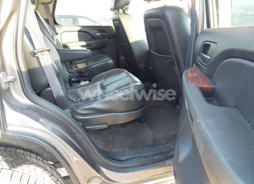 Photo 8 of 2013 Chevrolet Tahoe LT (VIN 1GNSCBE0XDR344691)