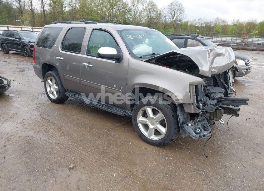 2013 Chevrolet Tahoe LT (VIN 1GNSCBE0XDR357490) main photo